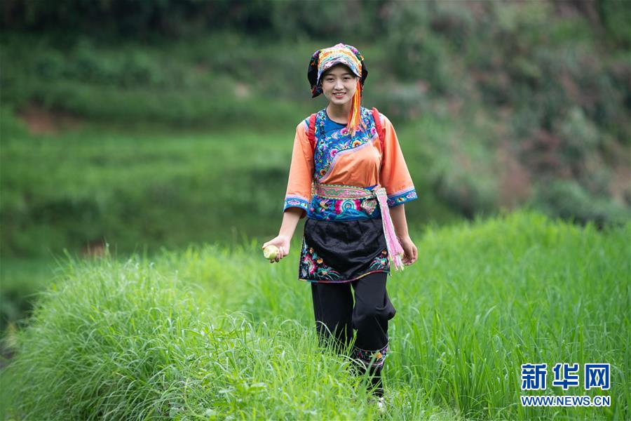 （新華全媒頭條&middot;走向我們的小康生活&middot;圖文互動(dòng)）（4）那山，那人，那苗寨&mdash;&mdash;十八洞村三代人的奮斗史