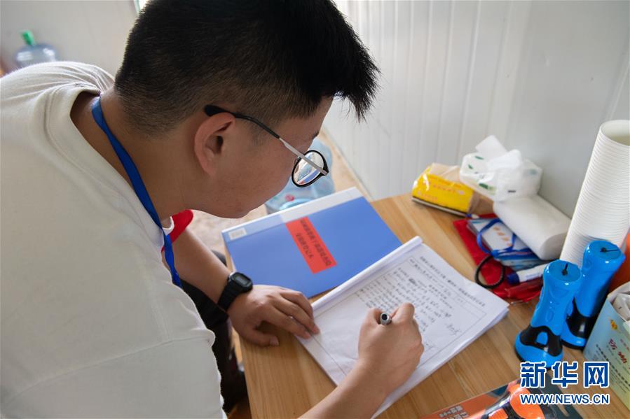 （防汛抗洪&middot;圖文互動(dòng)）（4）在大堤上成長(zhǎng)，為人民守護(hù)&mdash;&mdash;洪水中的青年&ldquo;生力軍&rdquo;