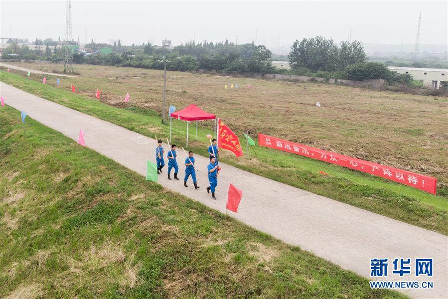 （防汛抗洪&middot;圖文互動(dòng)）（7）在大堤上成長(zhǎng)，為人民守護(hù)&mdash;&mdash;洪水中的青年&ldquo;生力軍&rdquo;