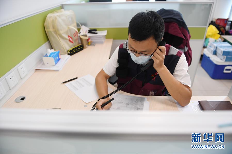 （新華全媒頭條&middot;圖文互動(dòng)）（2）首都再戰(zhàn)&ldquo;疫&rdquo;，難忘40天&mdash;&mdash;寫(xiě)在北京應(yīng)急響應(yīng)級(jí)別降級(jí)之際