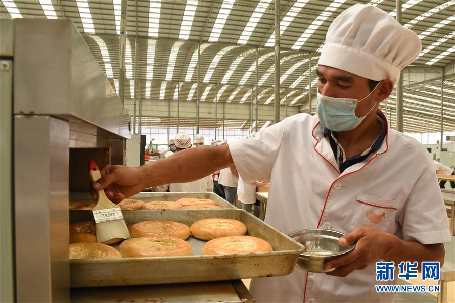 （決戰(zhàn)決勝脫貧攻堅&middot;圖文互動）（3）新疆喀什：馕產業(yè)助脫貧
