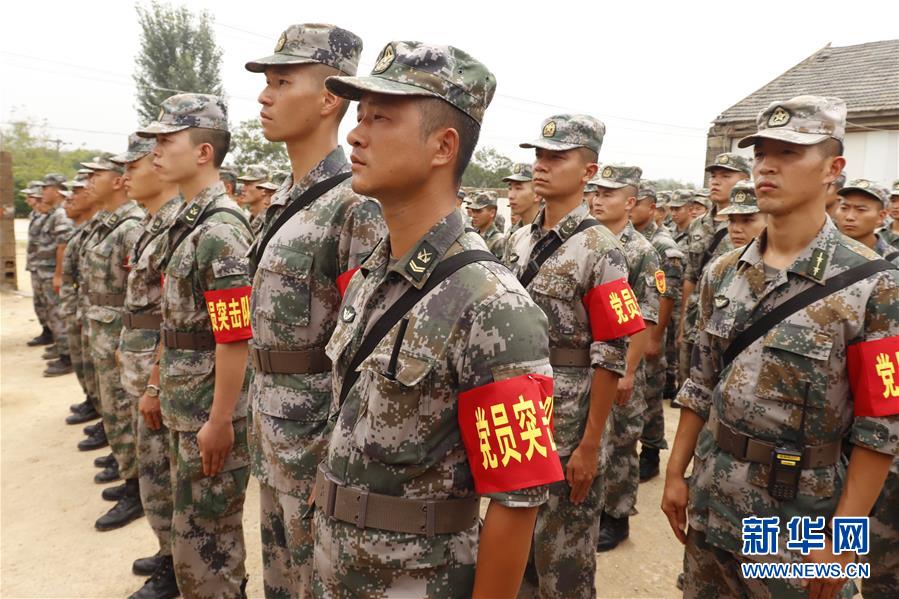 （防汛抗洪&middot;圖文互動(dòng)）一聲&ldquo;救我&rdquo;讓人淚奔&mdash;&mdash;陸軍第72集團(tuán)軍某部排長(zhǎng)冒小馳抗洪搶險(xiǎn)遇險(xiǎn)記