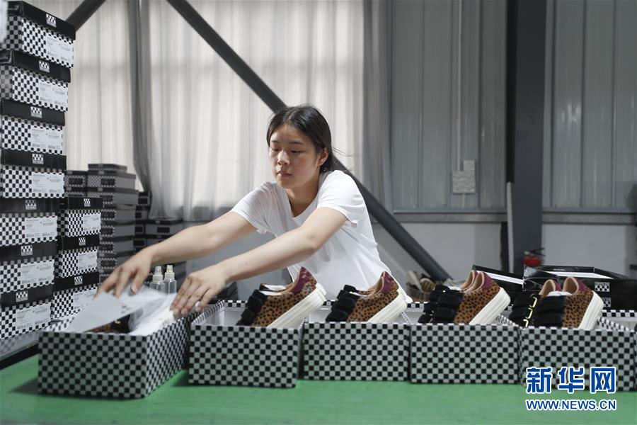 （落實(shí)&ldquo;六穩(wěn)&rdquo;&ldquo;六保&rdquo;一線見聞&middot;圖文互動(dòng)）（3）&ldquo;不讓一名貧困勞動(dòng)力失業(yè)！&rdquo;&mdash;&mdash;三峽庫區(qū)穩(wěn)就業(yè)見聞