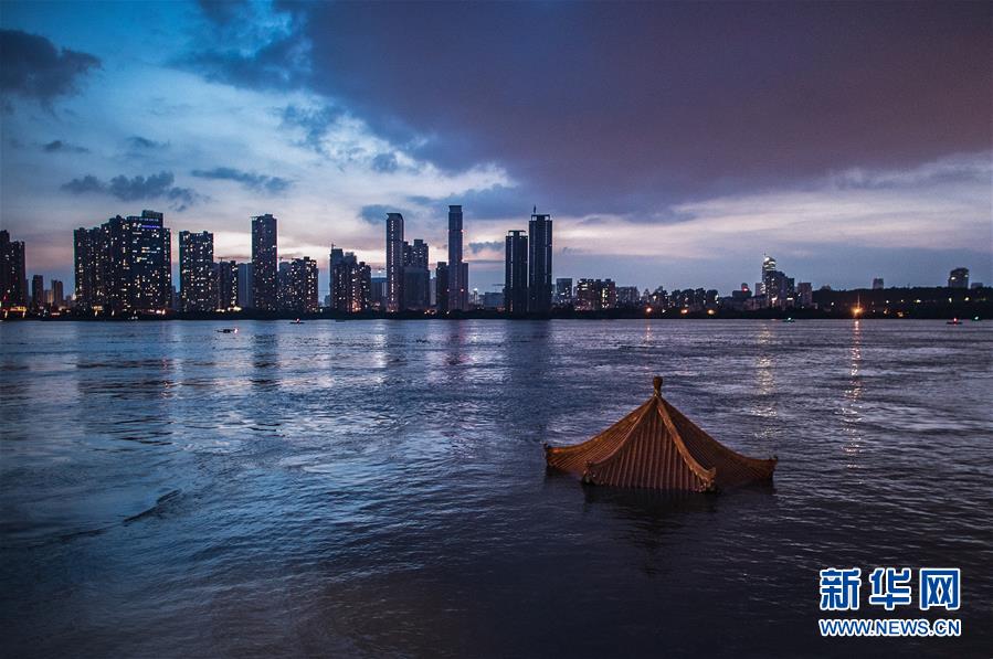 （在習(xí)近平新時(shí)代中國(guó)特色社會(huì)主義思想指引下&mdash;&mdash;新時(shí)代新作為新篇章&middot;習(xí)近平總書(shū)記關(guān)切事&middot;圖文互動(dòng)）（1）戰(zhàn)疫魔,斗洪魔&mdash;&mdash;湖北全力應(yīng)對(duì)防疫、防汛疊加&ldquo;雙考&rdquo;