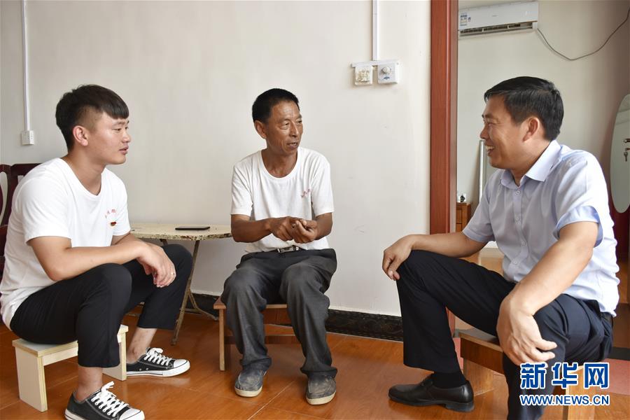 （決戰(zhàn)決勝脫貧攻堅(jiān)&middot;圖文互動）（1）麻花莊振興記