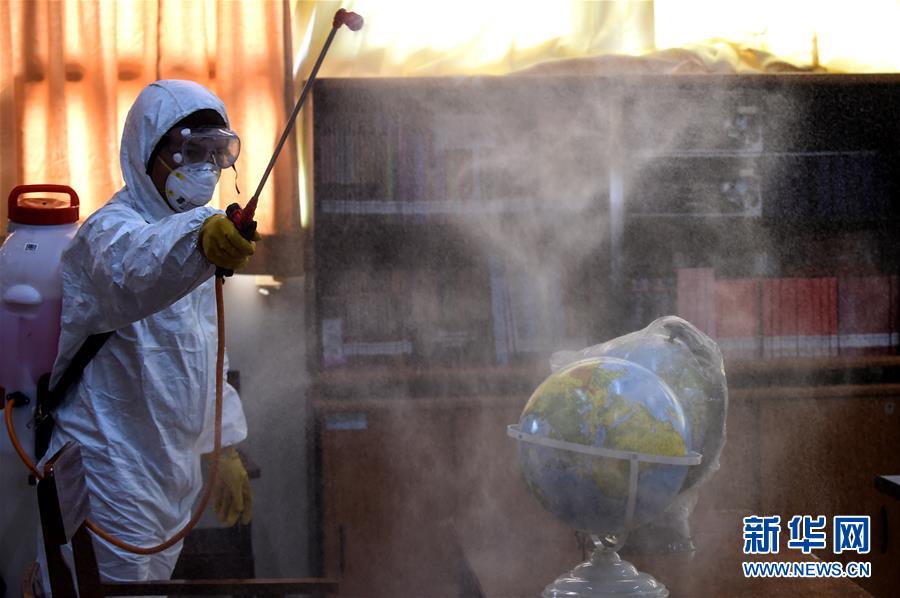 (國際·圖文互動)(12)特稿:穿越寒暑 無問西東——寫在新冠疫情構(gòu)成“國際關(guān)注的突發(fā)公共衛(wèi)生事件”半年之際