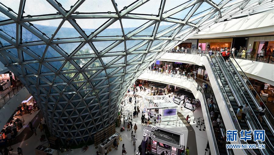 （在習近平新時代中國特色社會主義思想指引下&mdash;&mdash;新時代新作為新篇章&middot;習近平總書記關切事&middot;圖文互動）（1）感受開放新魅力&mdash;&mdash;海南自由貿易港建設開局觀察