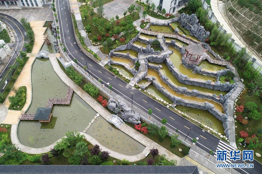 （新華視點&middot;圖文互動）（2）學校建漂亮點本無錯，為何這所&ldquo;豪華中學&rdquo;讓人困惑？