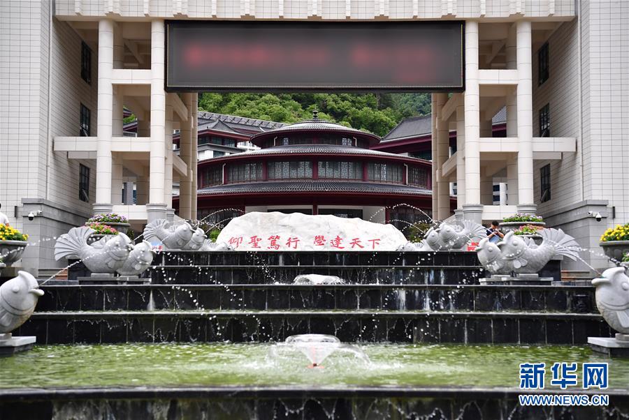 （新華視點&middot;圖文互動）（3）學校建漂亮點本無錯，為何這所&ldquo;豪華中學&rdquo;讓人困惑？