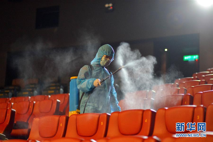 (新華全媒頭條·圖文互動(dòng))(4)世界抗疫之戰(zhàn)的啟示——寫在2020年全球新冠確診病例達(dá)2020萬(wàn)之際