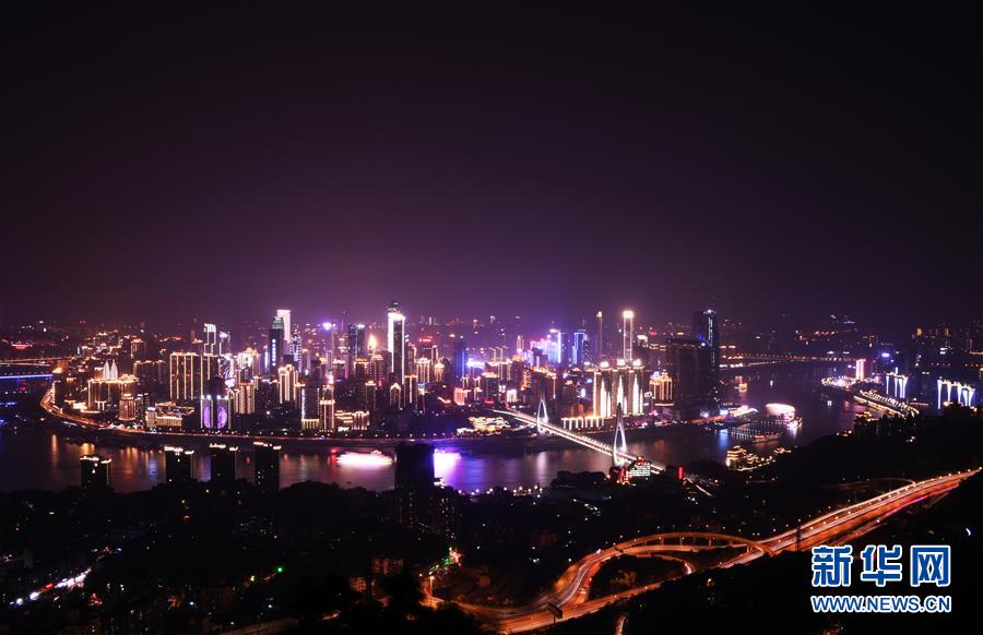 （新華全媒頭條&middot;走向我們的小康生活&middot;圖文互動）（2）大城大鄉(xiāng)的&ldquo;幸福協(xié)奏曲&rdquo;&mdash;&mdash;重慶推動高質(zhì)量發(fā)展創(chuàng)造高品質(zhì)生活紀(jì)事