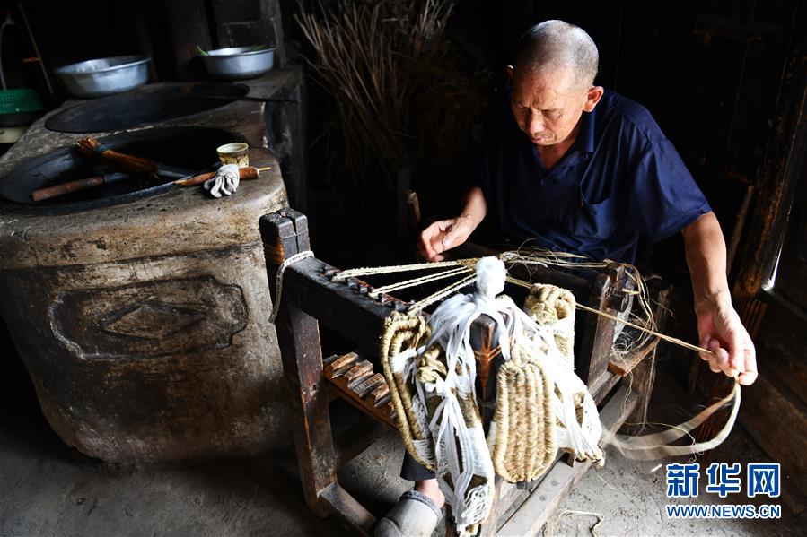 （決戰(zhàn)決勝脫貧攻堅&middot;圖文互動）（2）&ldquo;草鞋村&rdquo;的致富經(jīng)