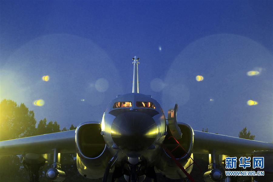 （在習(xí)近平強軍思想指引下&middot;我們在戰(zhàn)位報告&middot;圖文互動）（3）雷霆&ldquo;戰(zhàn)神&rdquo;向戰(zhàn)而飛&mdash;&mdash;空軍航空兵某師牢記囑托備戰(zhàn)打仗記事