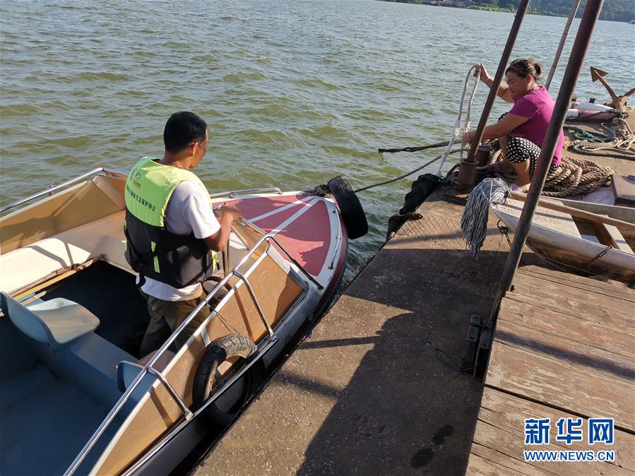 （總書記推動(dòng)的改革身邊事&middot;生態(tài)文明改革篇&middot;圖文互動(dòng)）（1）特寫：從&ldquo;捕魚人&rdquo;到&ldquo;護(hù)魚人&rdquo;&mdash;&mdash;長江漁民上岸后的新生活