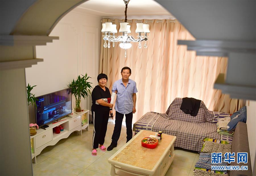 （走向我們的小康生活&middot;圖文互動）（2）&ldquo;樓上過日子，樓下賺票子&rdquo;&mdash;&mdash;來自陜西安康的易地扶貧搬遷一線觀察