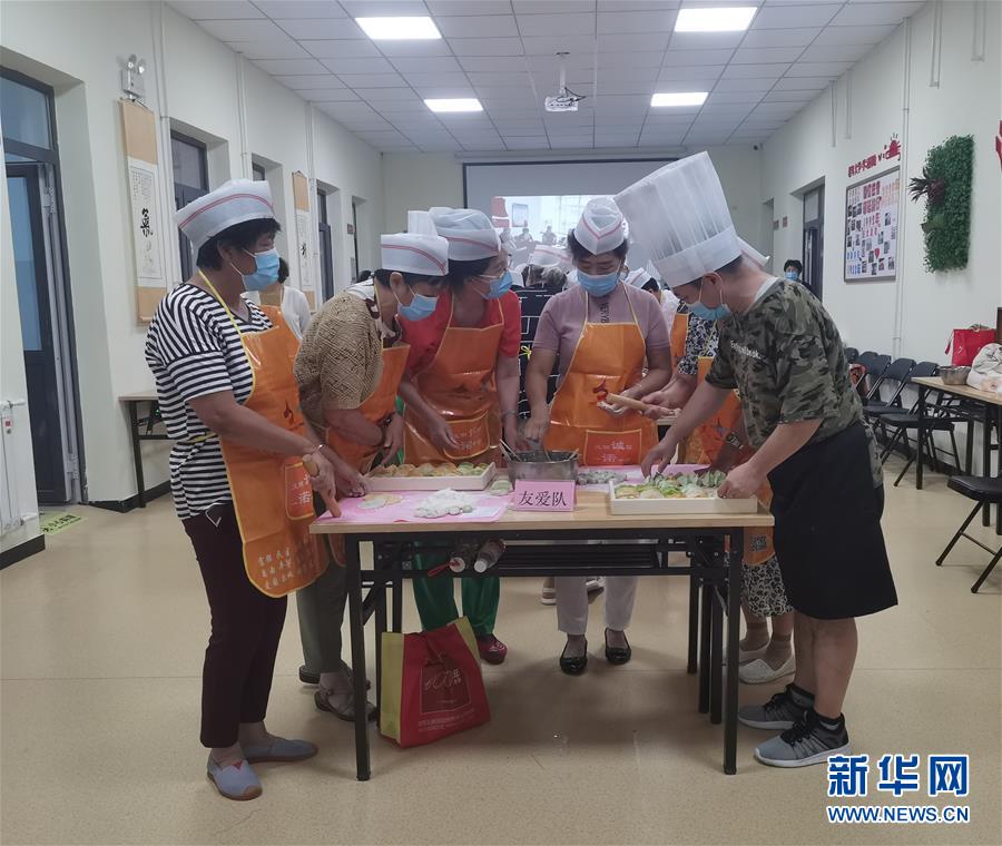 （走向我們的小康生活&middot;圖文互動）（4）從&ldquo;老三送&rdquo;到&ldquo;新三送&rdquo;&mdash;&mdash;天津呵護(hù)&ldquo;最美夕陽紅&rdquo;