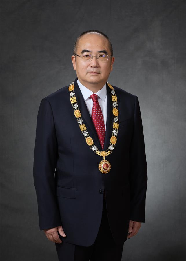 (新華網(wǎng))“人民英雄”國家榮譽(yù)稱號(hào)獲得者——張定宇