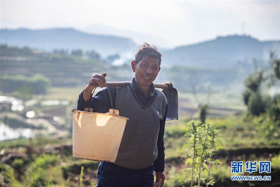 (新華全媒頭條·決戰(zhàn)決勝脫貧攻堅(jiān)·督戰(zhàn)未摘帽貧困縣·圖文互動(dòng))(11)脫貧的歌聲——云南直過民族和人口較少民族共入新時(shí)代