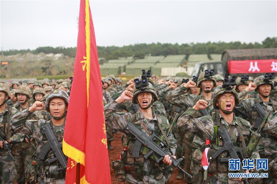 （在習(xí)近平強(qiáng)軍思想指引下&middot;我們在戰(zhàn)位報(bào)告&middot;圖文互動(dòng)）（1）千里移防，鐵心跟黨走&mdash;&mdash;南部戰(zhàn)區(qū)陸軍第75集團(tuán)軍某紅軍旅政治建軍、練兵備戰(zhàn)記事