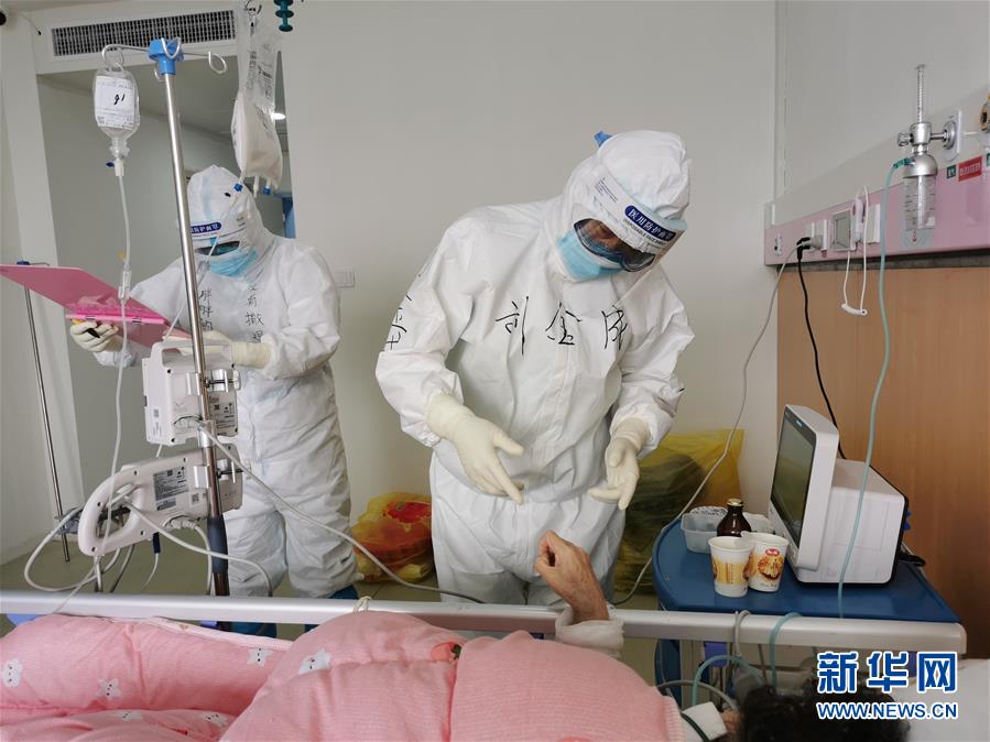 (在習(xí)近平強(qiáng)軍思想指引下·我們在戰(zhàn)位報告·圖文互動)(2)“火神山”答卷:現(xiàn)代衛(wèi)勤向戰(zhàn)而生