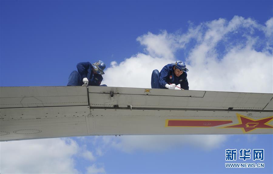 （在習(xí)近平強(qiáng)軍思想指引下&middot;我們?cè)趹?zhàn)位報(bào)告&middot;圖文互動(dòng)）（1）偵天探海 狩獵?？?mdash;&mdash;南部戰(zhàn)區(qū)海軍航空兵某師加速轉(zhuǎn)型提升新質(zhì)戰(zhàn)斗力記事
