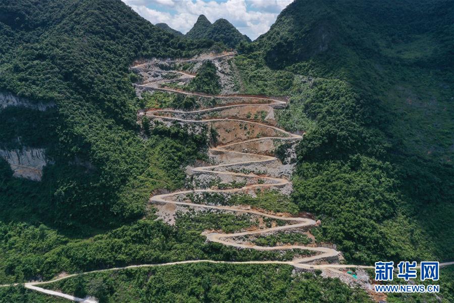 （新華全媒頭條&middot;圖文互動(dòng)）（10）&ldquo;石山王國&rdquo;筑路記