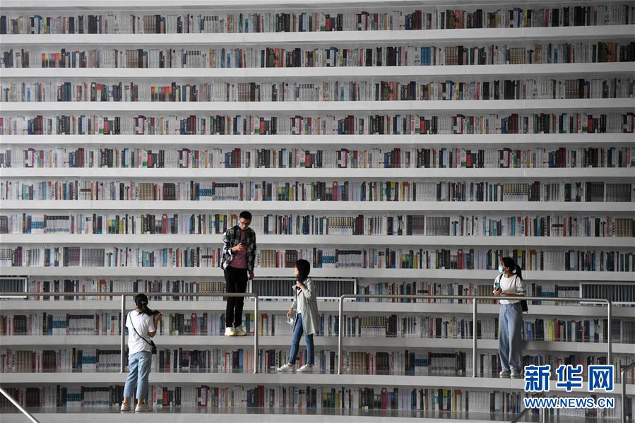 （新華全媒頭條&middot;圖文互動）（4）我們都是讀者&mdash;&mdash;促進全民閱讀 構(gòu)建書香社會 