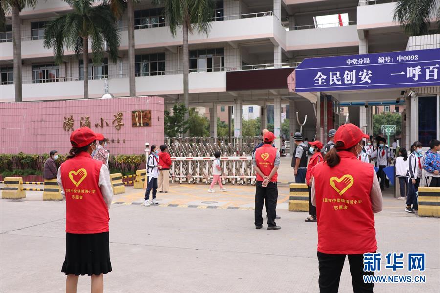 （全面建成小康社會(huì)&ldquo;百城千縣萬(wàn)村調(diào)研行&rdquo;&middot;圖文互動(dòng)）（1）產(chǎn)業(yè)強(qiáng)起來 精神富起來&mdash;&mdash;廣東潢涌&ldquo;落后地&rdquo;變&ldquo;明星村&rdquo;的小康之路