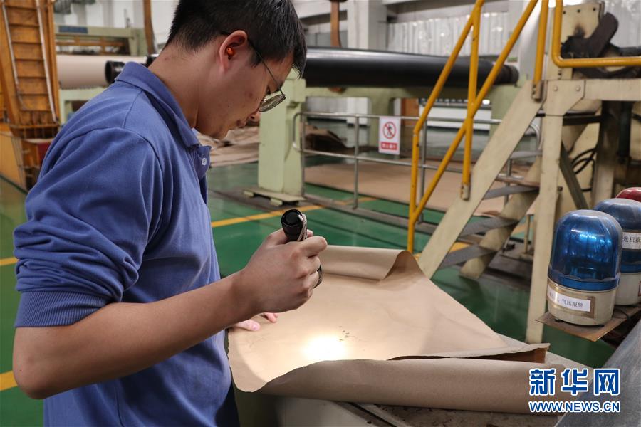 （全面建成小康社會(huì)&ldquo;百城千縣萬(wàn)村調(diào)研行&rdquo;&middot;圖文互動(dòng)）（3）產(chǎn)業(yè)強(qiáng)起來 精神富起來&mdash;&mdash;廣東潢涌&ldquo;落后地&rdquo;變&ldquo;明星村&rdquo;的小康之路