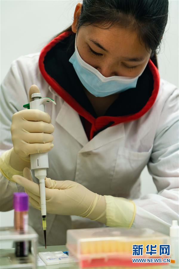 （新華全媒頭條&middot;圖文互動）（6）不放棄每一位病患&mdash;&mdash;抗艾一線工作者群像掃描