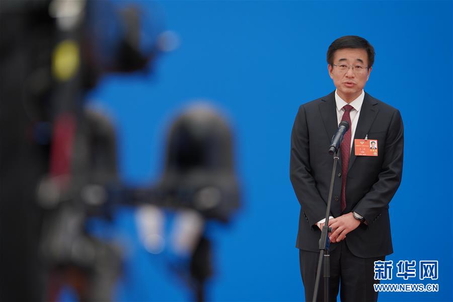 （兩會(huì)&middot;政協(xié)開幕&middot;XHDW）（2）接受采訪