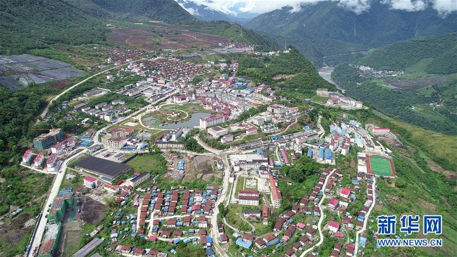 （兩會前夕看落實&middot;圖文互動）（1）格?；ㄩ_ 幸福路寬&mdash;&mdash;西藏落實習(xí)近平總書記全國兩會重要講話精神紀(jì)實