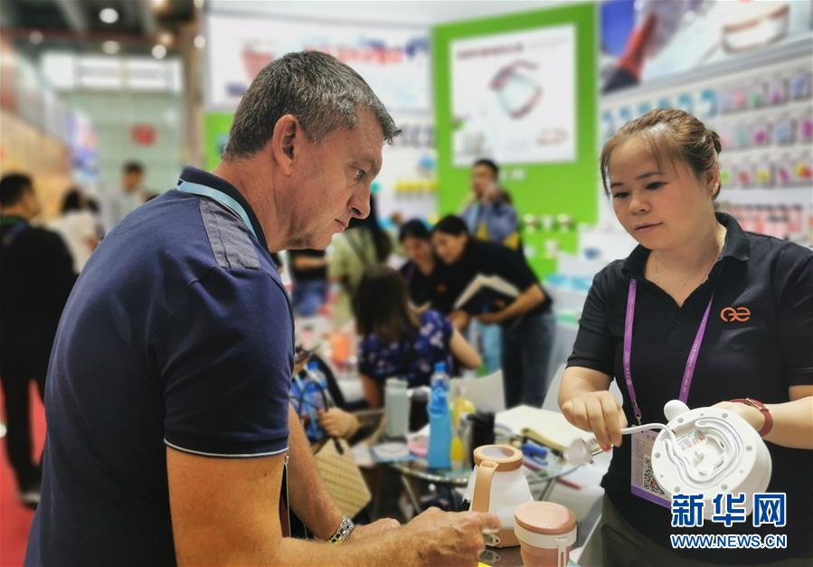 （在習(xí)近平新時(shí)代中國特色社會主義思想指引下&mdash;&mdash;新時(shí)代新作為新篇章&middot;總書記關(guān)切開放事&middot;圖文互動(dòng)）（3）老&ldquo;廣交&rdquo; 新&ldquo;前沿&rdquo;