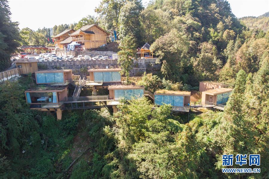 （在習(xí)近平新時代中國特色社會主義思想指引下&mdash;&mdash;新時代新作為新篇章&middot;總書記關(guān)切脫貧事&middot;圖文互動）（3）精準(zhǔn)扶貧：提速脫貧奔小康