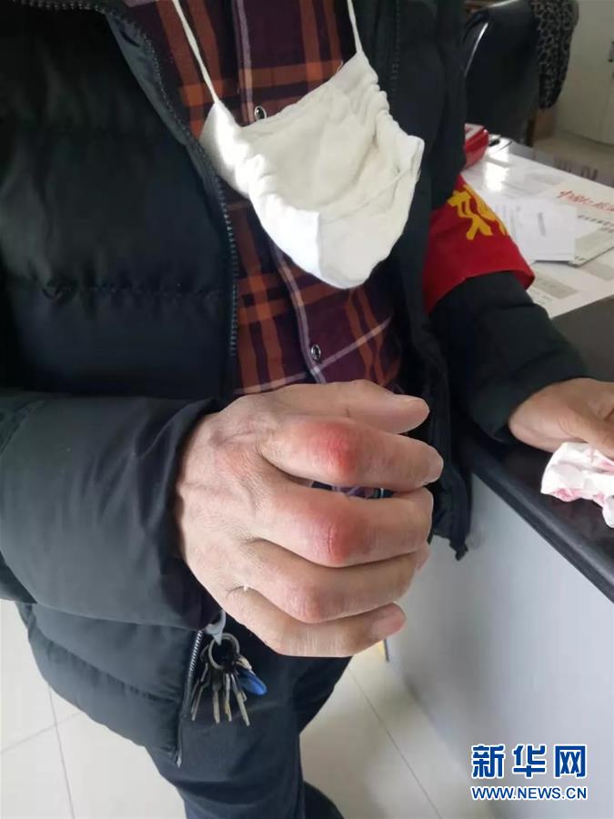 (在習(xí)近平新時代中國特色社會主義思想指引下——新時代新作為新篇章·習(xí)近平總書記關(guān)切事·圖文互動)(2)戰(zhàn)“疫”中的“凡人微光”