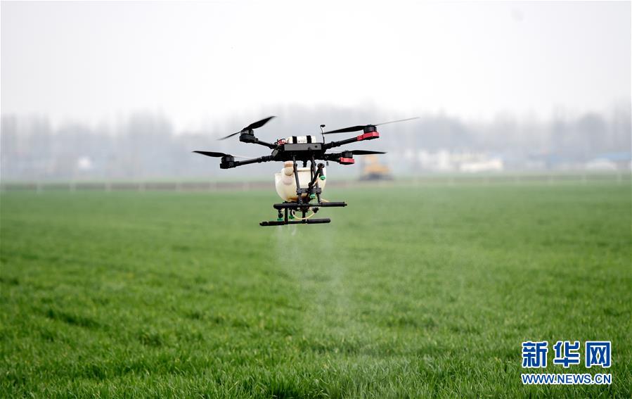 （在習(xí)近平新時(shí)代中國(guó)特色社會(huì)主義思想指引下&mdash;&mdash;新時(shí)代新作為新篇章&middot;習(xí)近平總書(shū)記關(guān)切事&middot;圖文互動(dòng)）（1）為農(nóng)田注入硬核生產(chǎn)力&mdash;&mdash;一些地方春耕中農(nóng)業(yè)科技創(chuàng)新掃描