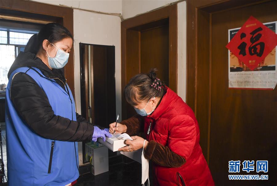 （習(xí)近平致敬的戰(zhàn)&ldquo;疫&rdquo;英雄&middot;社區(qū)工作者篇&middot;圖文互動(dòng)）（2）他們，堅(jiān)守一線戰(zhàn)風(fēng)雨