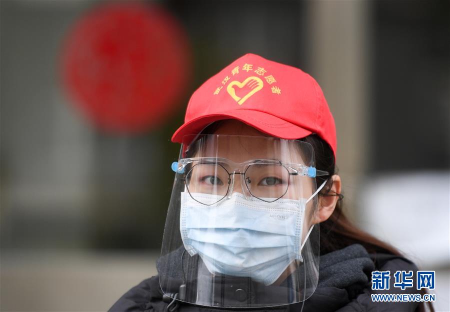 （習近平致敬的戰(zhàn)&ldquo;疫&rdquo;英雄&middot;志愿者篇&middot;圖文互動）（4）他們，微光成炬照征程