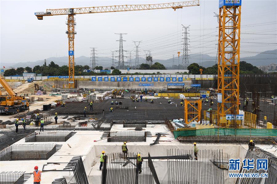 （在習(xí)近平新時(shí)代中國特色社會主義思想指引下&mdash;&mdash;新時(shí)代新作為新篇章&middot;習(xí)近平總書記關(guān)切事&middot;圖文互動）（6）新機(jī)遇、新引擎&mdash;&mdash;重大工程重大項(xiàng)目建設(shè)新動向觀察