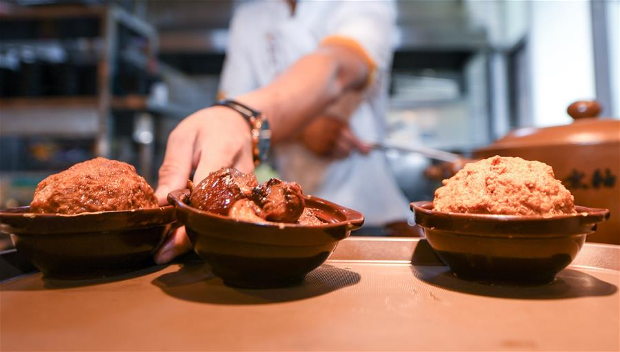 （在習近平新時代中國特色社會主義思想指引下&mdash;&mdash;新時代新作為新篇章&middot;習近平總書記關切事&middot;圖文互動）（2）讓&ldquo;舌尖上的節(jié)約&rdquo;成為習慣&mdash;&mdash;全社會營造浪費可恥、節(jié)約為榮的氛圍掃描