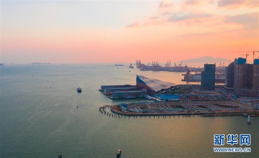 （在習(xí)近平新時(shí)代中國特色社會(huì)主義思想指引下&mdash;&mdash;新時(shí)代新作為新篇章&middot;習(xí)近平總書記關(guān)切事&middot;圖文互動(dòng)）（12）我家大門常打開&mdash;&mdash;經(jīng)濟(jì)特區(qū)全方位對(duì)外開放故事