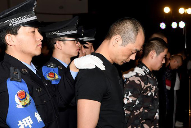 陜西省西安市新城區(qū)人民法院依法對(duì)韓某某等8人非法高利放貸、暴力討債涉黑一案公開(kāi)宣判