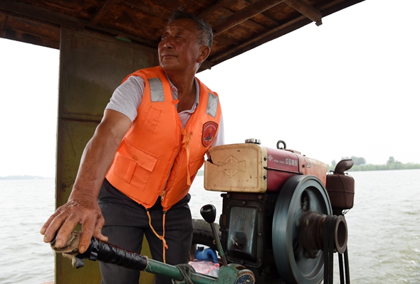 七旬擺渡人&ldquo;重出江湖&rdquo;：我為抗洪出份力