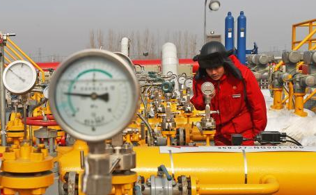 這個春節(jié)，他們留在工地和單位過年