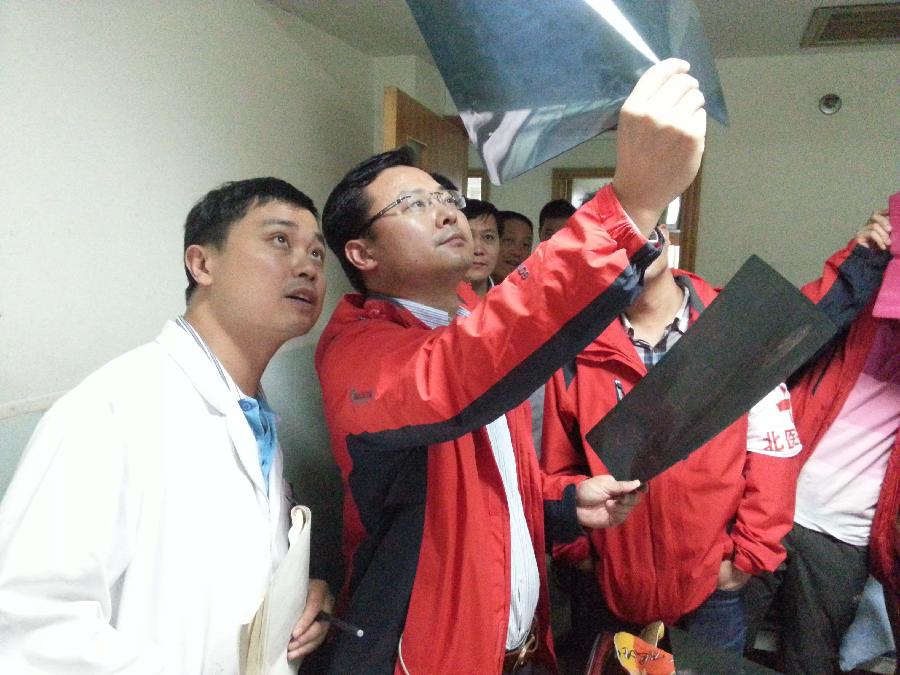 為了你活下去，站起來(lái)，更堅(jiān)強(qiáng)&mdash;&mdash;直擊蘆山地震醫(yī)療救援