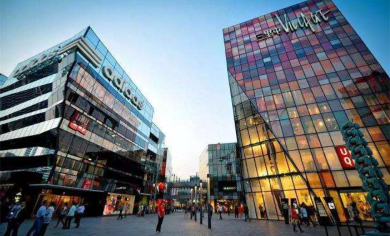 線下遭遇停業(yè)潮，球鞋市場(chǎng)如何自救？