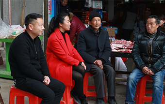 克難，帶領(lǐng)村民改變家鄉(xiāng)落后面貌