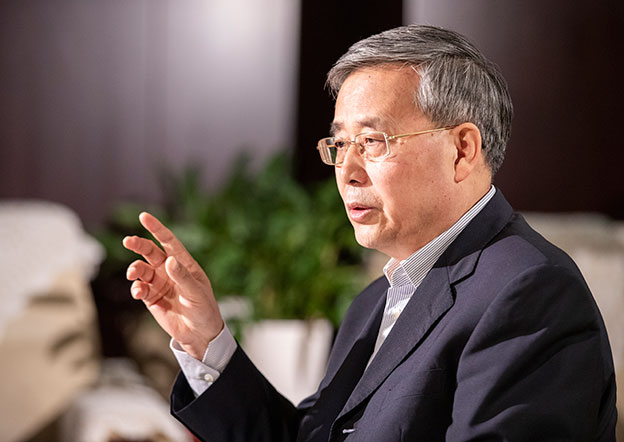 爭(zhēng)取三年以后，銀行業(yè)對(duì)民營(yíng)企業(yè)的貸款占新增公司類貸款的比例不低于50%