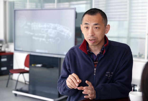 在黑洞的最中心，是平行宇宙的另外一個入口