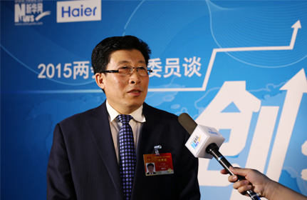 &ldquo;面對(duì)這種新型的、農(nóng)業(yè)轉(zhuǎn)型的項(xiàng)目，政府各級(jí)部門也都在研究怎么落實(shí)，還有很多細(xì)節(jié)上的問題。&rdquo;